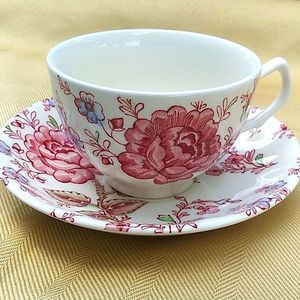 VTG TEA CUP & SAUCER